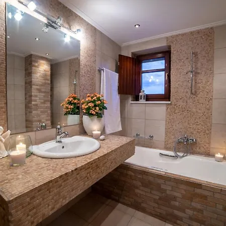 Cassiopeia's Castle Вилла Гитион